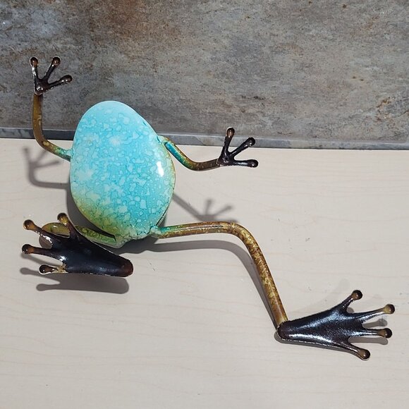 Vintage Metal Frog Figurine Sculpture Metallic Finish Blue Green Bronze - Picture 5 of 12